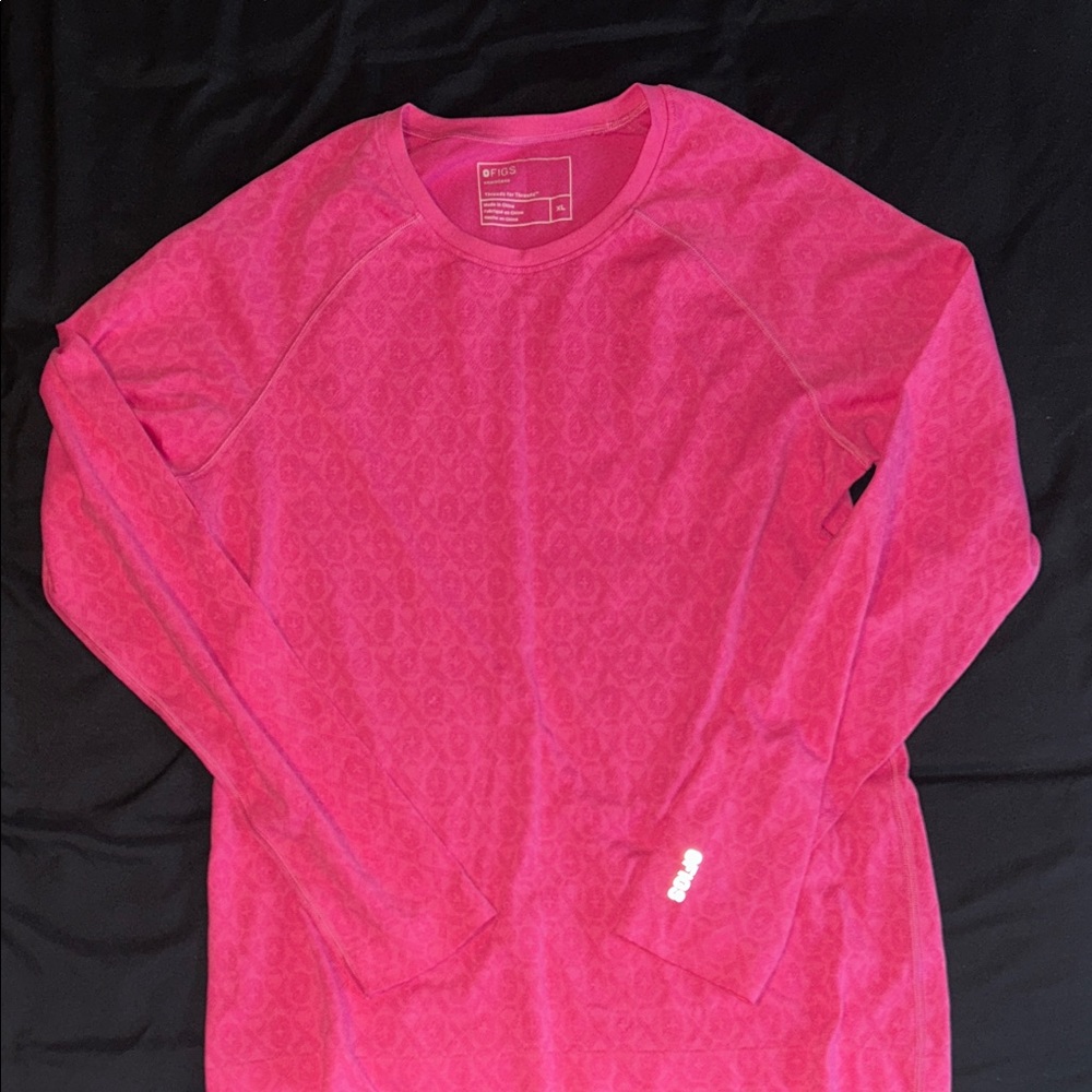FIGS salta underscrub long sleeve in hot pink - Picture 2 of 4